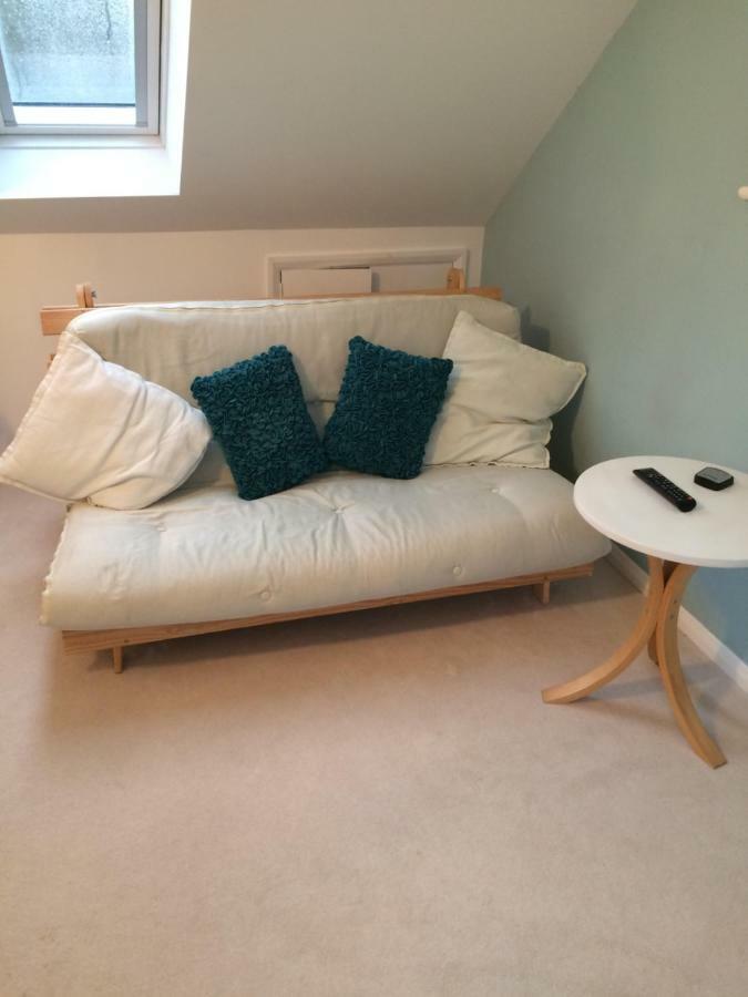 Number Forty One Bed & Breakfast Hillingdon Bagian luar foto